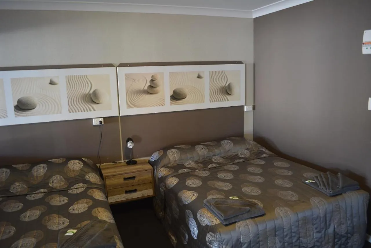 Carmila Sands Motel